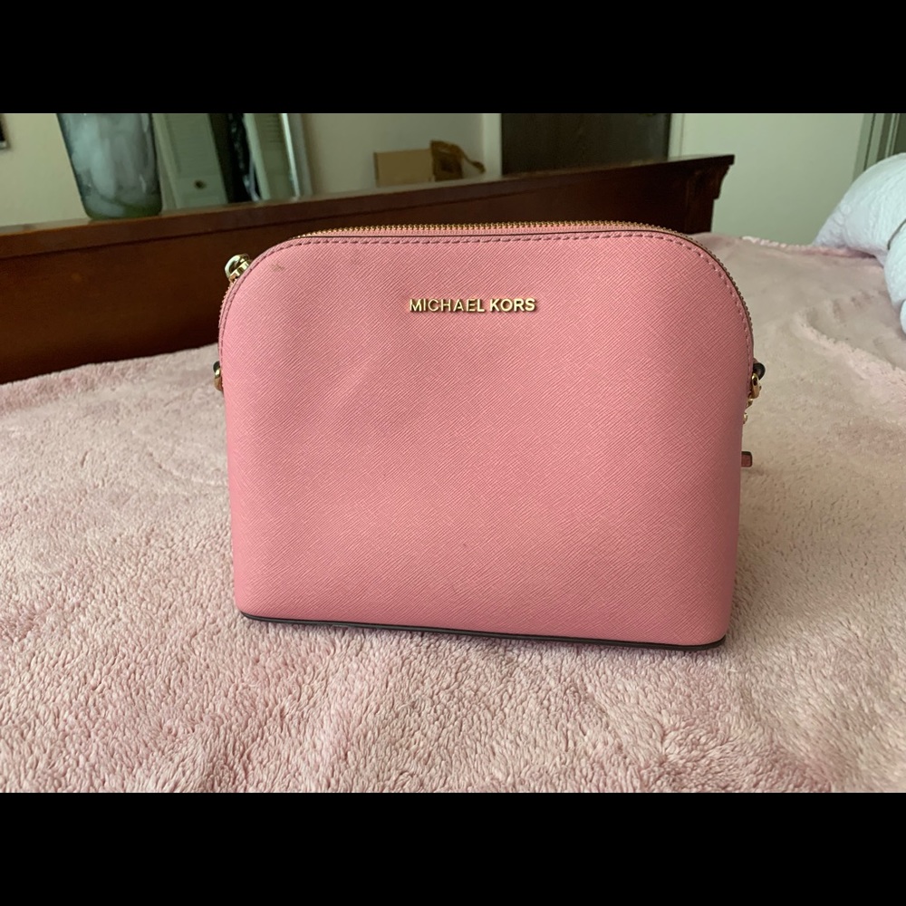 Michael kors pink crossbody bag 💓